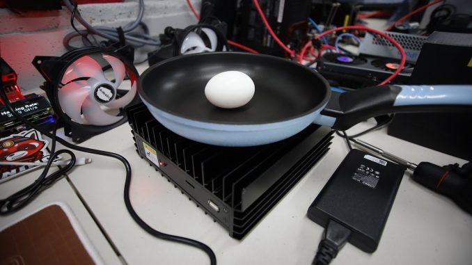 COOKING AN EGG ON THE ICERIVER KS0 PRO AND EATING IT.